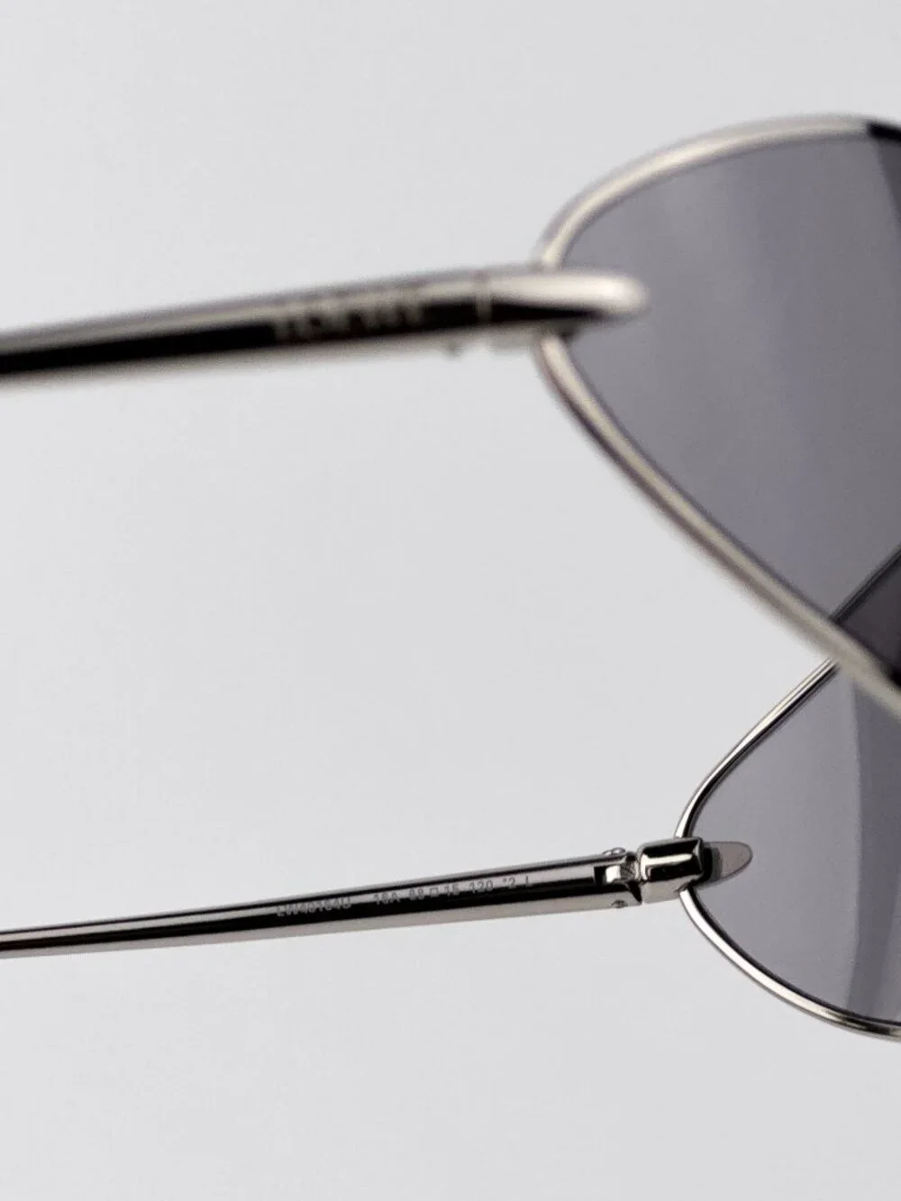 LOEWE LW40164U 16A SILVER OVAL SUNGLASSES